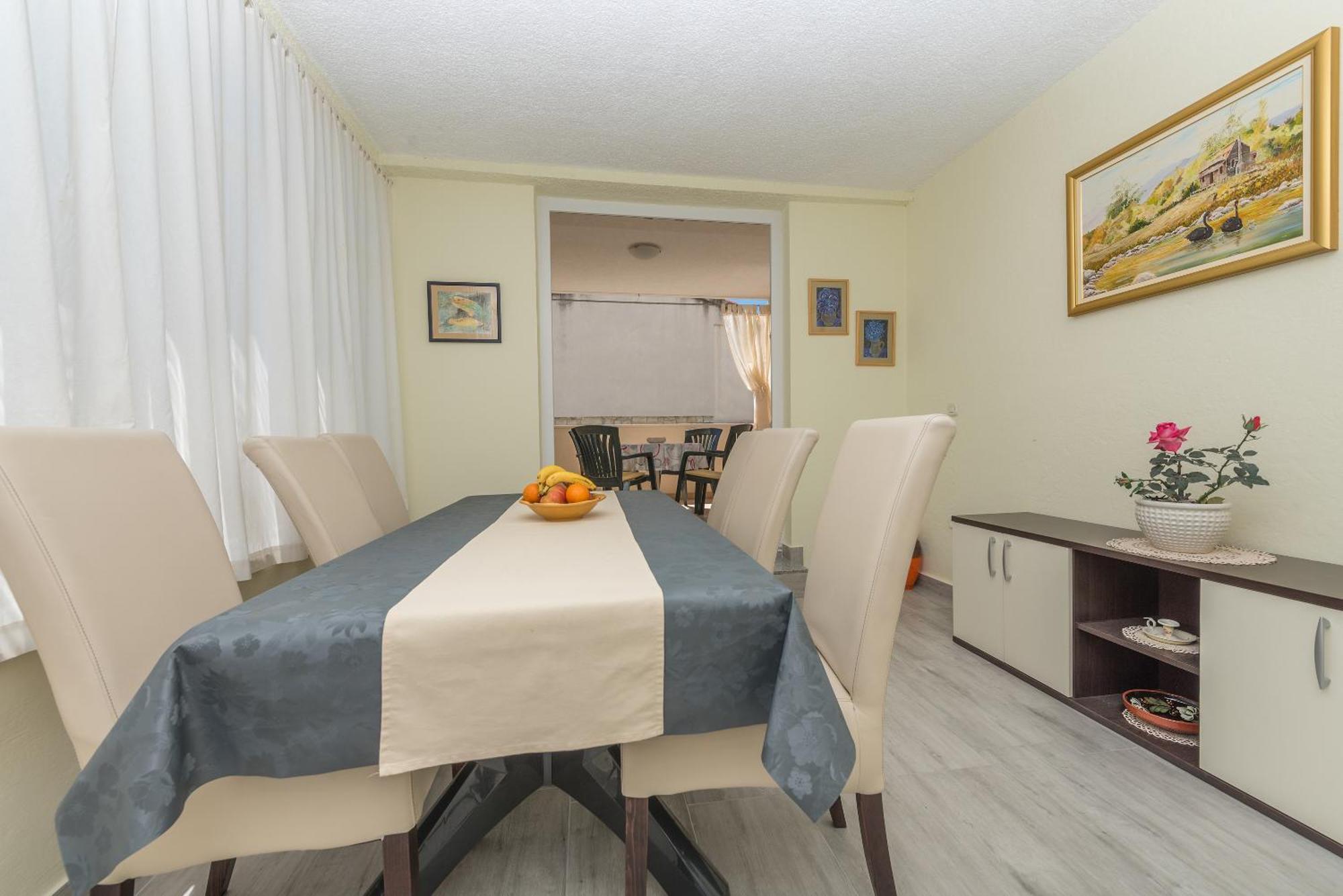Apartment Marica I Ivo 3 Makarska